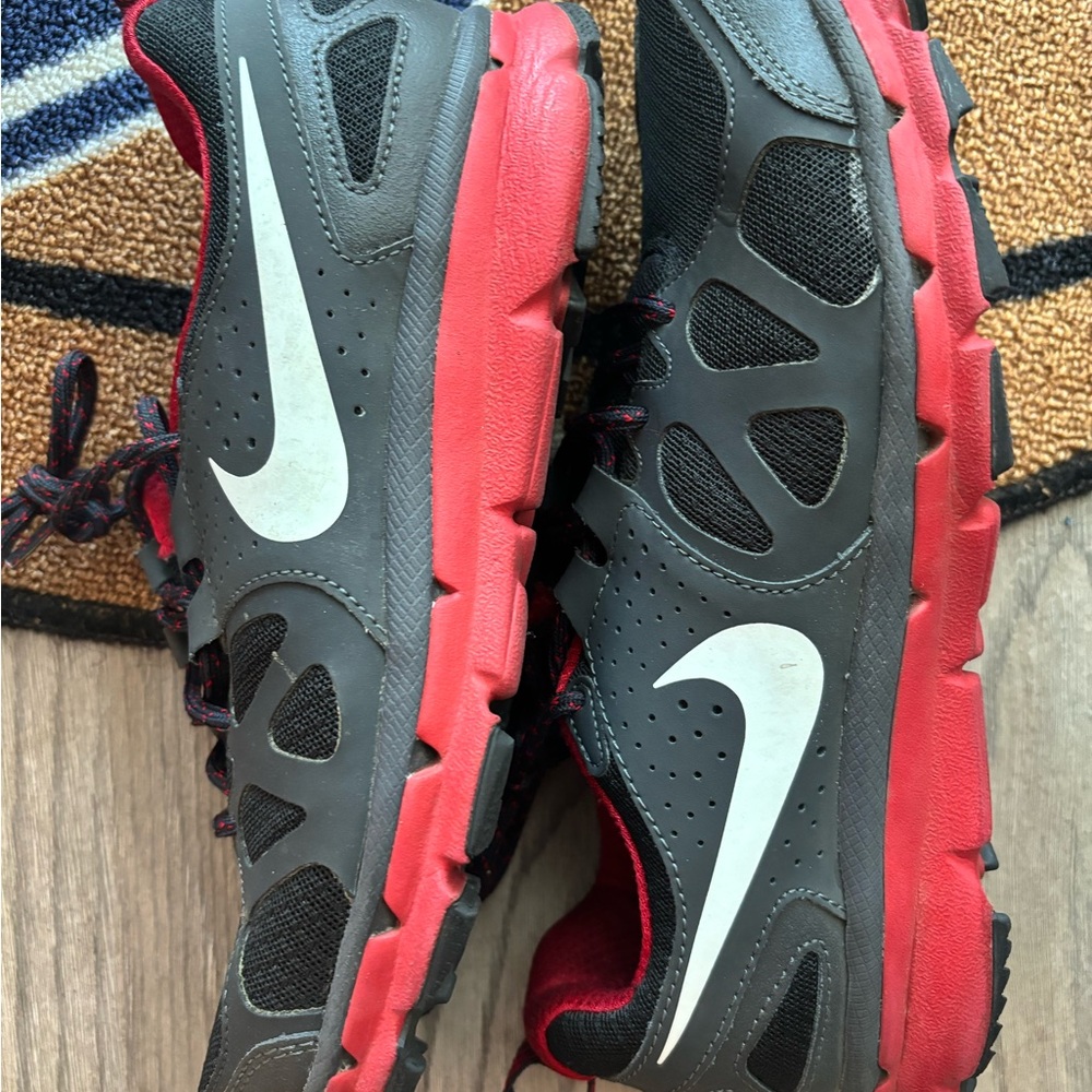 Red, black Nike Flex Trail - Picture 5 of 6